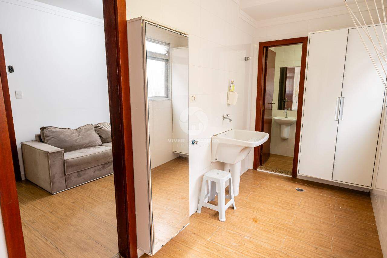 Apartamento 4 Dormitórios, Reformado e Porteira Fechada no Gonzaga - Santos/SP em Gonzaga, Santos — foto 3