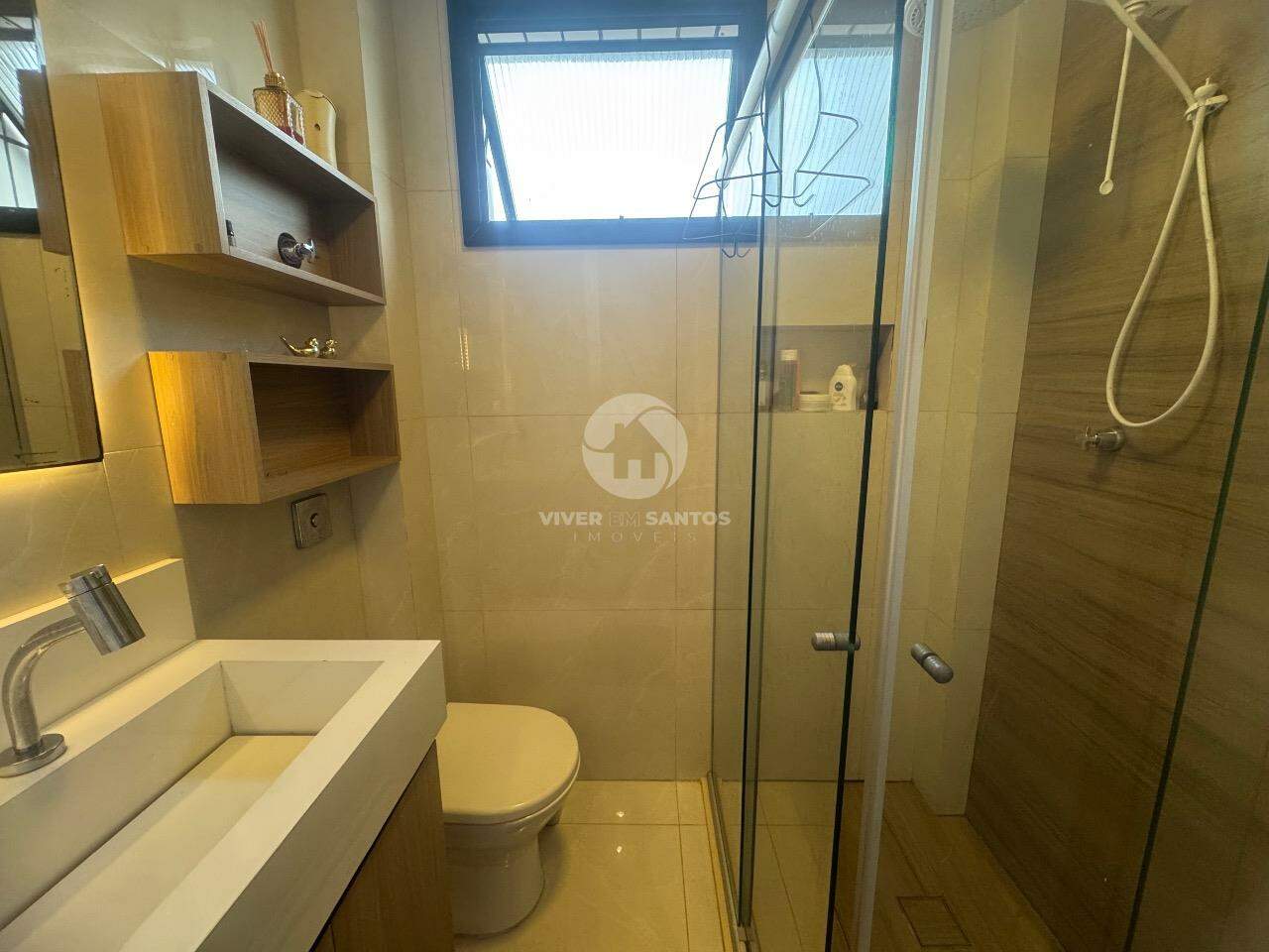 Apartamento Reformado com 2 Dormitórios sendo 1 suite + Dependência em Marapé, Santos — foto 12