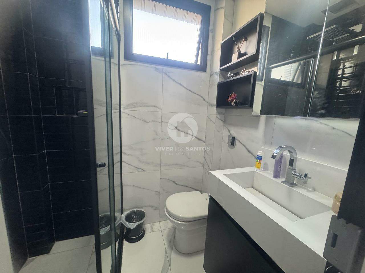 Apartamento Reformado com 2 Dormitórios sendo 1 suite + Dependência em Marapé, Santos — foto 9