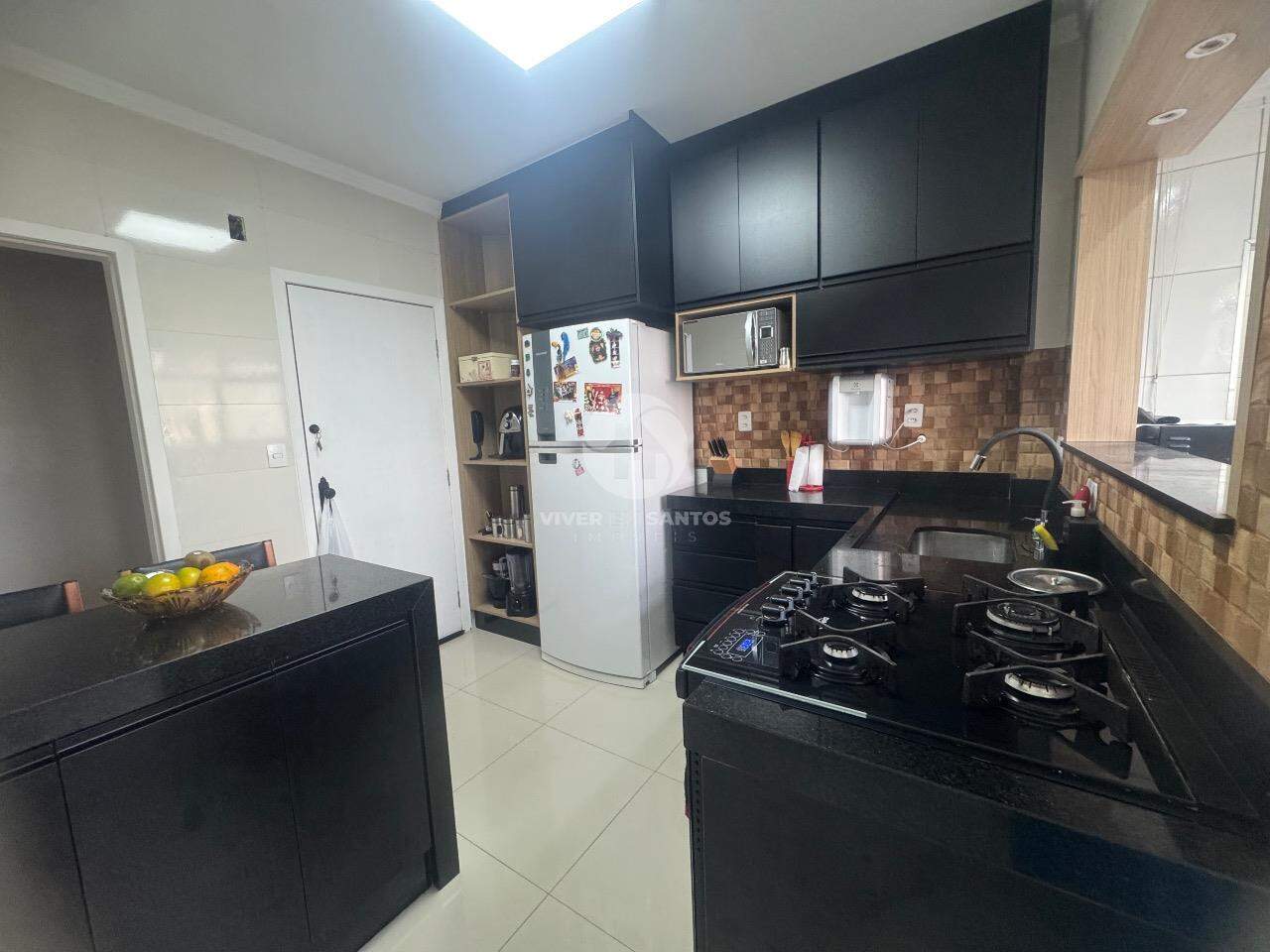 Apartamento Reformado com 2 Dormitórios sendo 1 suite + Dependência em Marapé, Santos — foto 15