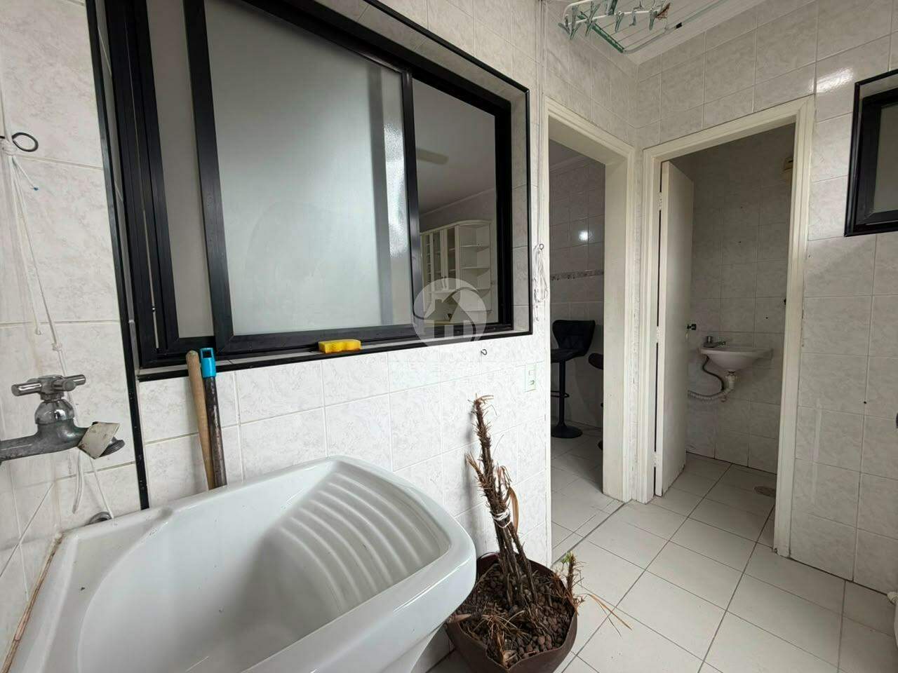 Apartamento 2 Dormitórios, 1 Vaga Demarcada no Marapé - Santos SP em Marapé, Santos — foto 9