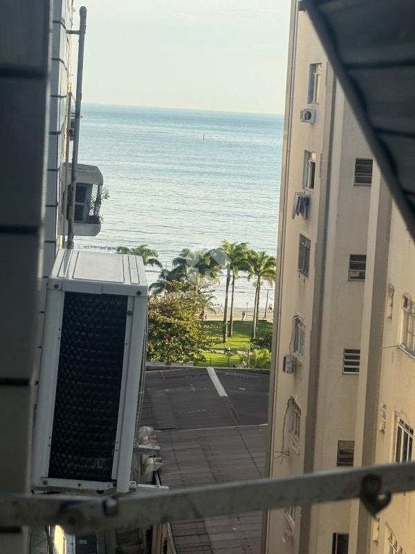 Sala living mobiliado Frente Mar à Venda – Bairro Aparecida em Embaré, Santos — foto 9
