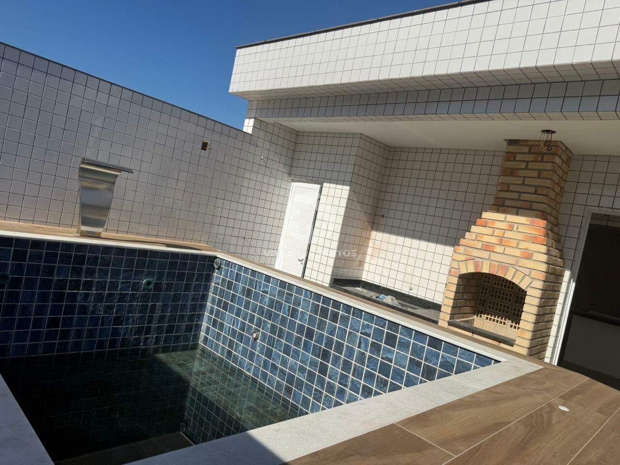 CASA SOBREPOSTA ALTA COM 3 SUÍTES, PISCINA E 2 VAGAS NO EMBARÉ – SANTOS/SP em Aparecida, Santos — foto 2