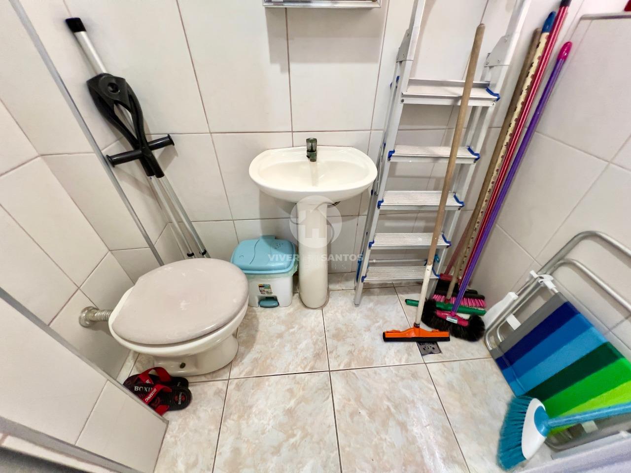 Apartamento 2 Dormitórios, Segunda Quadra da Praia e Potencial para Retrofit no Boqueirão - Santos SP em Boqueirão, Santos — foto 19