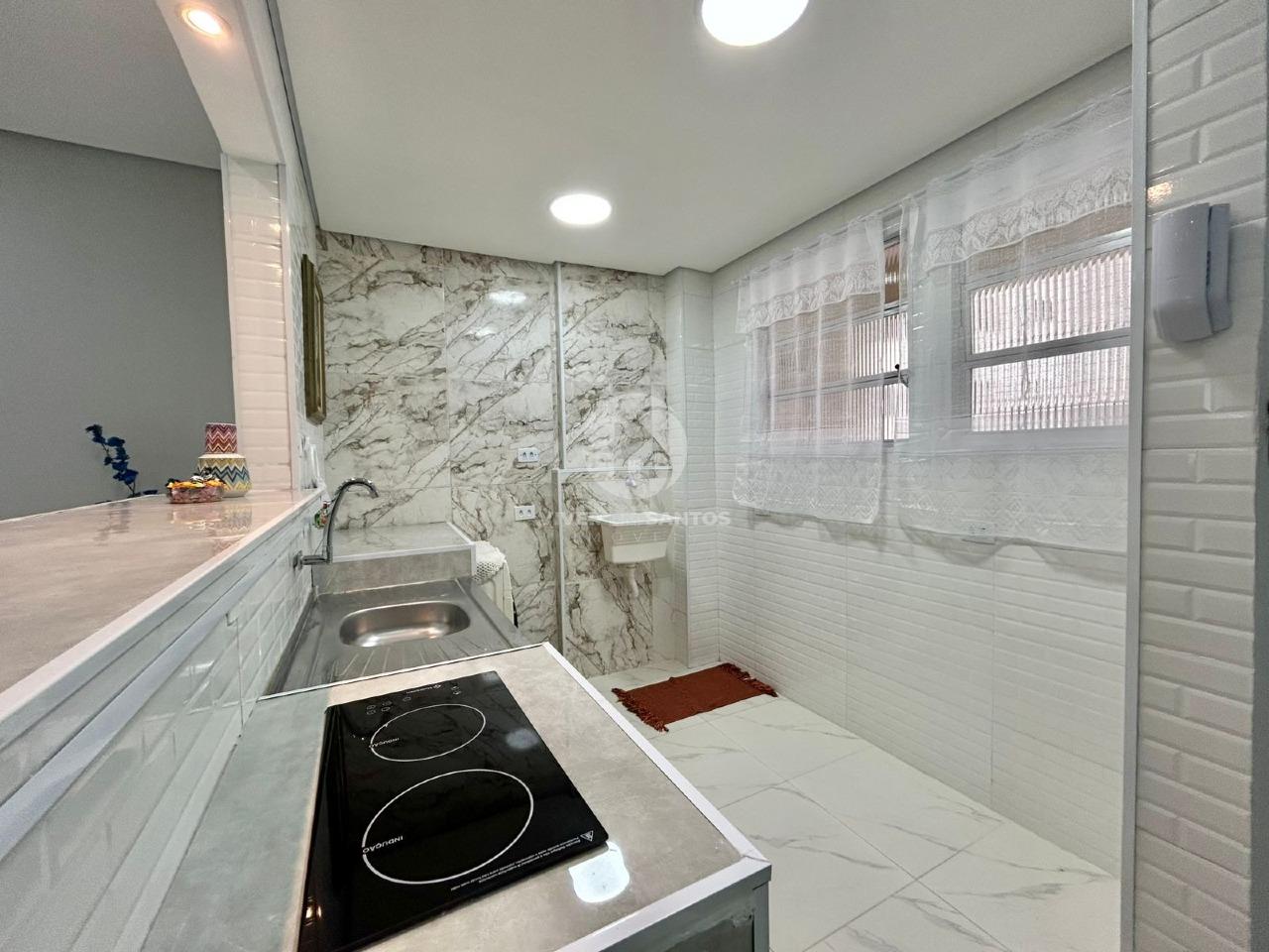 Sala Living Reformada, Quadra da Praia e Possibilidade de 1 Dormitório na Ponta da Praia - Santos SP em Ponta da Praia, Santos — foto 8
