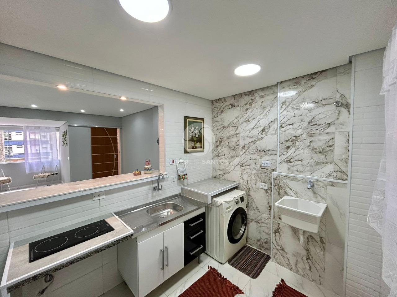 Sala Living Reformada, Quadra da Praia e Possibilidade de 1 Dormitório na Ponta da Praia - Santos SP em Ponta da Praia, Santos — foto 9