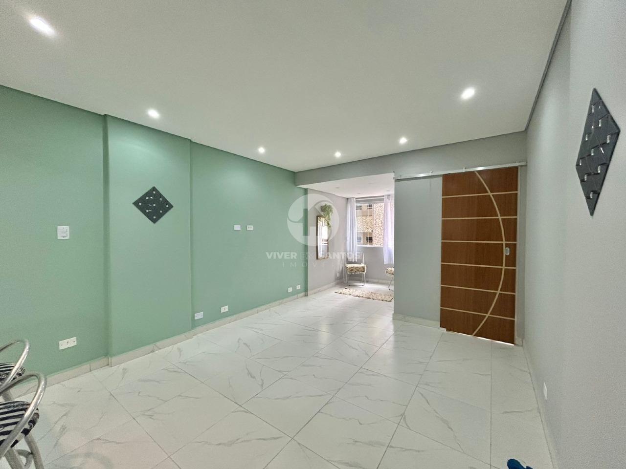 Sala Living Reformada, Quadra da Praia e Possibilidade de 1 Dormitório na Ponta da Praia - Santos SP em Ponta da Praia, Santos — foto 2