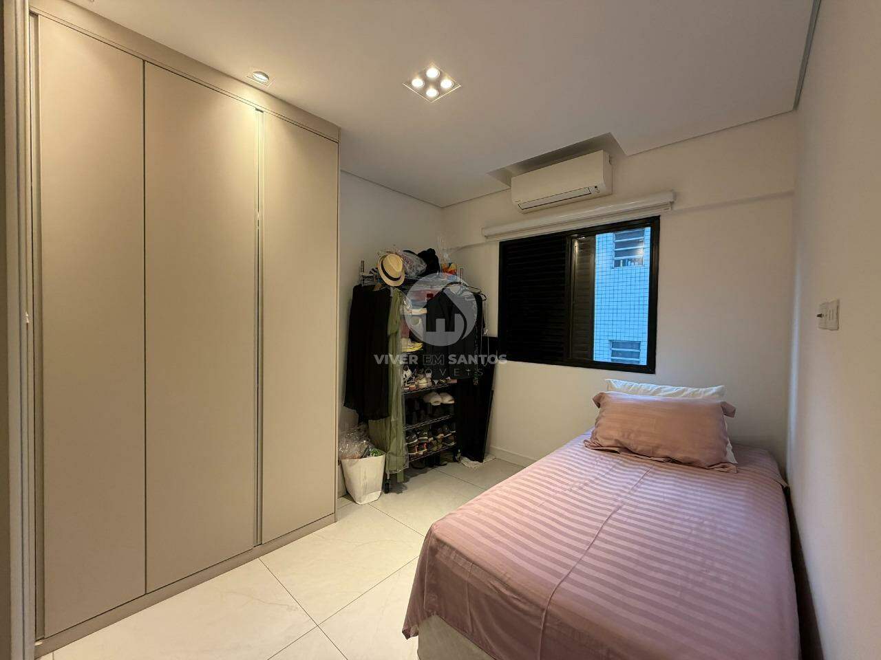 Apartamento 2 Dormitórios, Suíte, Vaga Demarcada na Quadra da Praia na Ponta da Praia – Santos/SP em Ponta da Praia, Santos — foto 11