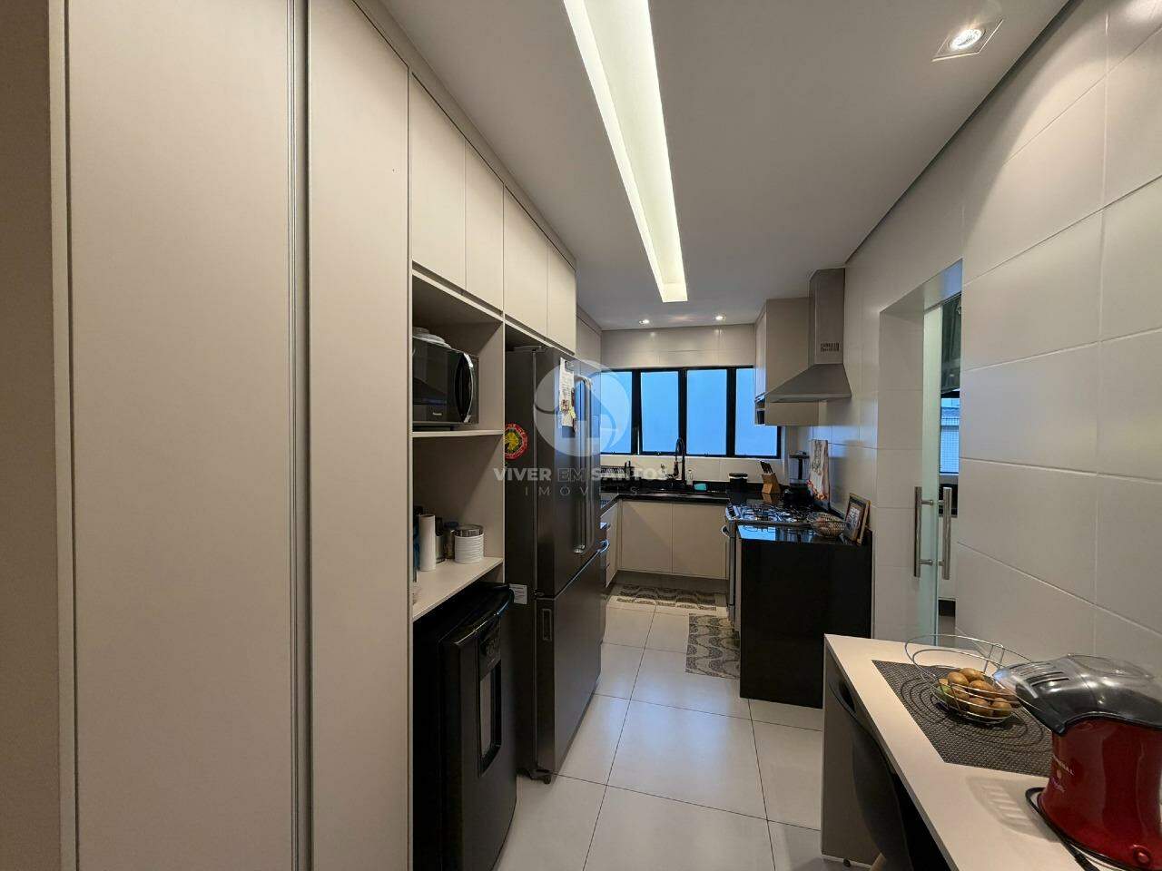 Apartamento 2 Dormitórios, Suíte, Vaga Demarcada na Quadra da Praia na Ponta da Praia – Santos/SP em Ponta da Praia, Santos — foto 18