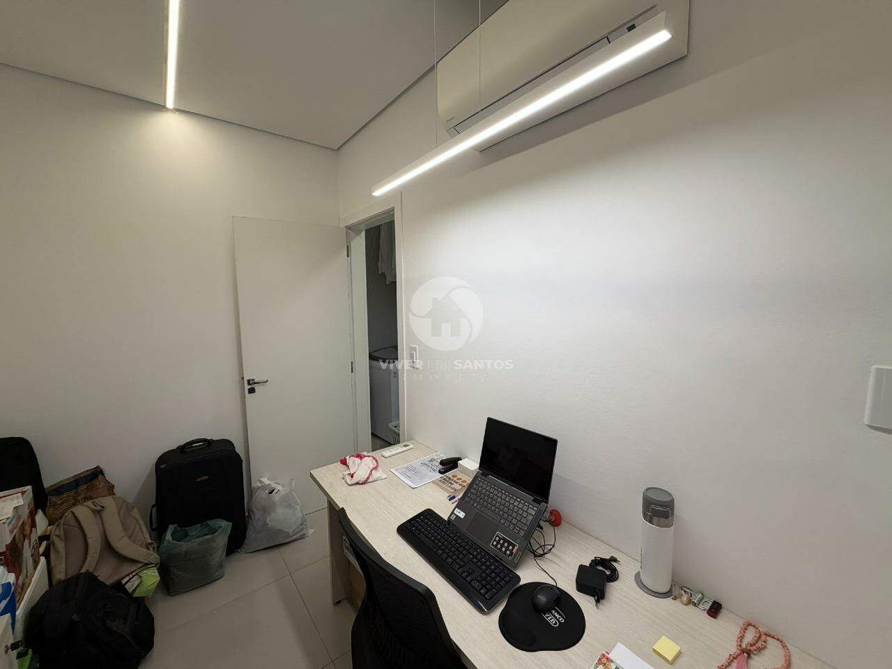 Apartamento 2 Dormitórios, Suíte, Vaga Demarcada na Quadra da Praia na Ponta da Praia – Santos/SP em Ponta da Praia, Santos — foto 20