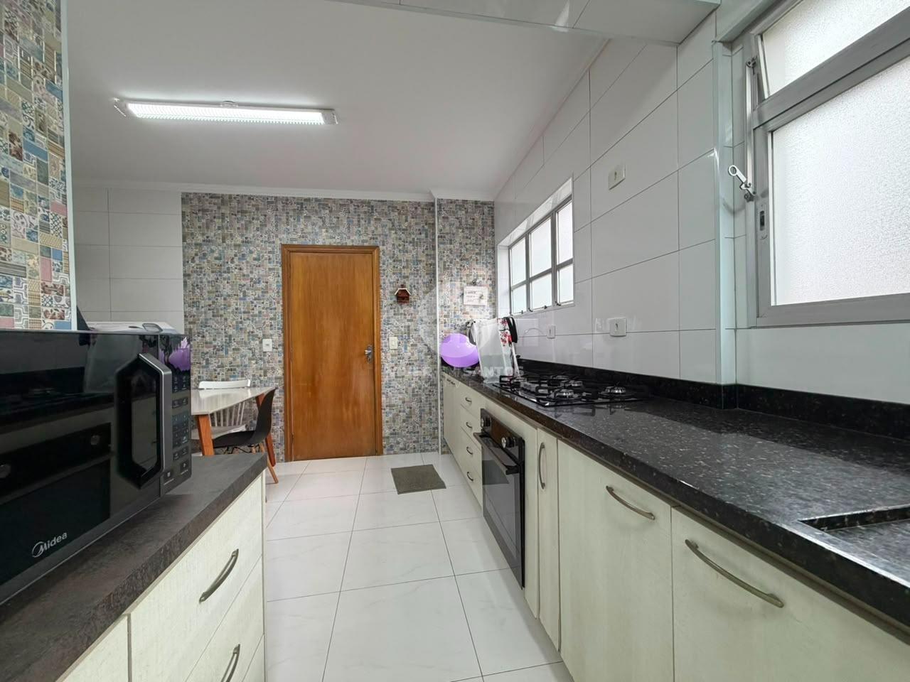Apartamento Reformado, 3 Dormitórios, Suíte, Sacada e Vista Livre no Boqueirão – Santos/SP em Boqueirão, Santos — foto 18