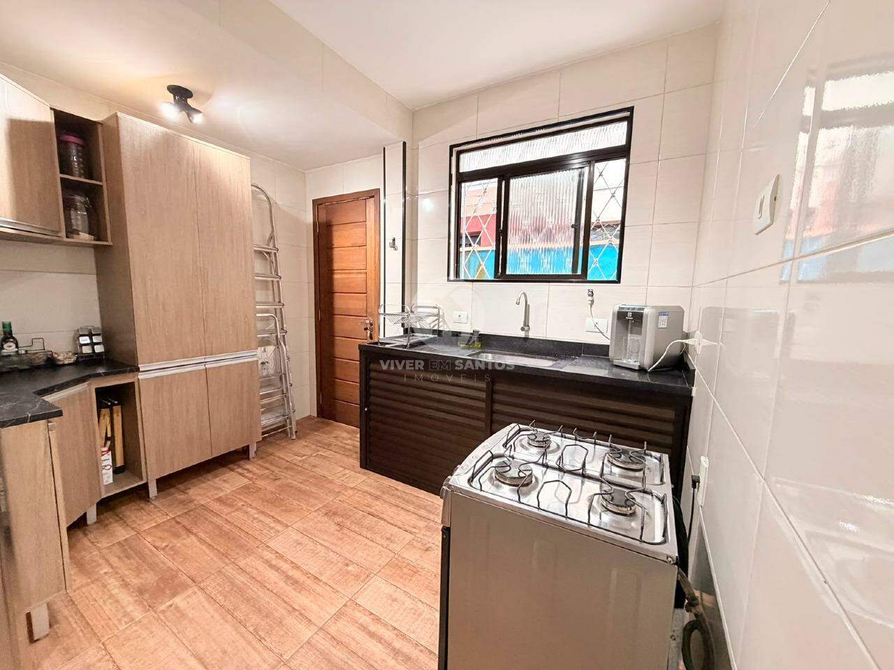 Apartamento Térreo Reformado, 2 Dormitórios e Vaga para Moto no Marapé – Santos/SP em Marapé, Santos — foto 5