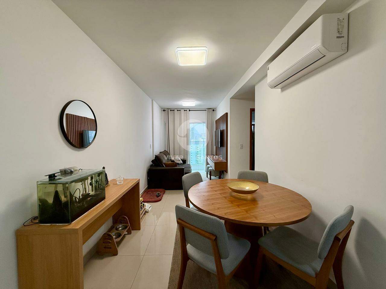 Apartamento Reformado, 2 Dormitórios, Varanda e Lazer Completo no Embaré – Santos/SP em Embaré, Santos — foto 2