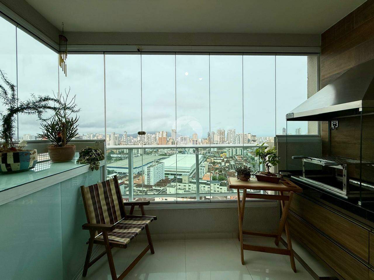 Apartamento Reformado, 2 Dormitórios, Vista Livre, Varanda com Churrasqueira e Lazer no Campo Grande – Santos/SP em Campo Grande, Santos — foto 6