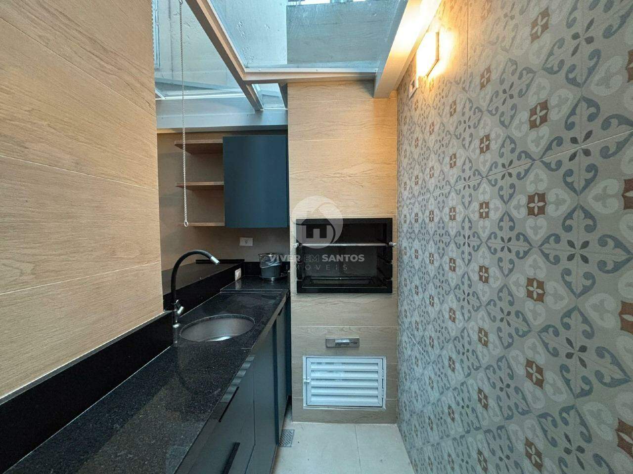 Casa Reformada, 4 Dormitórios, Suíte com Closet, Solarium, Churrasqueira e 3 Vagas no Campo Grande – Santos/SP em Campo Grande, Santos — foto 9
