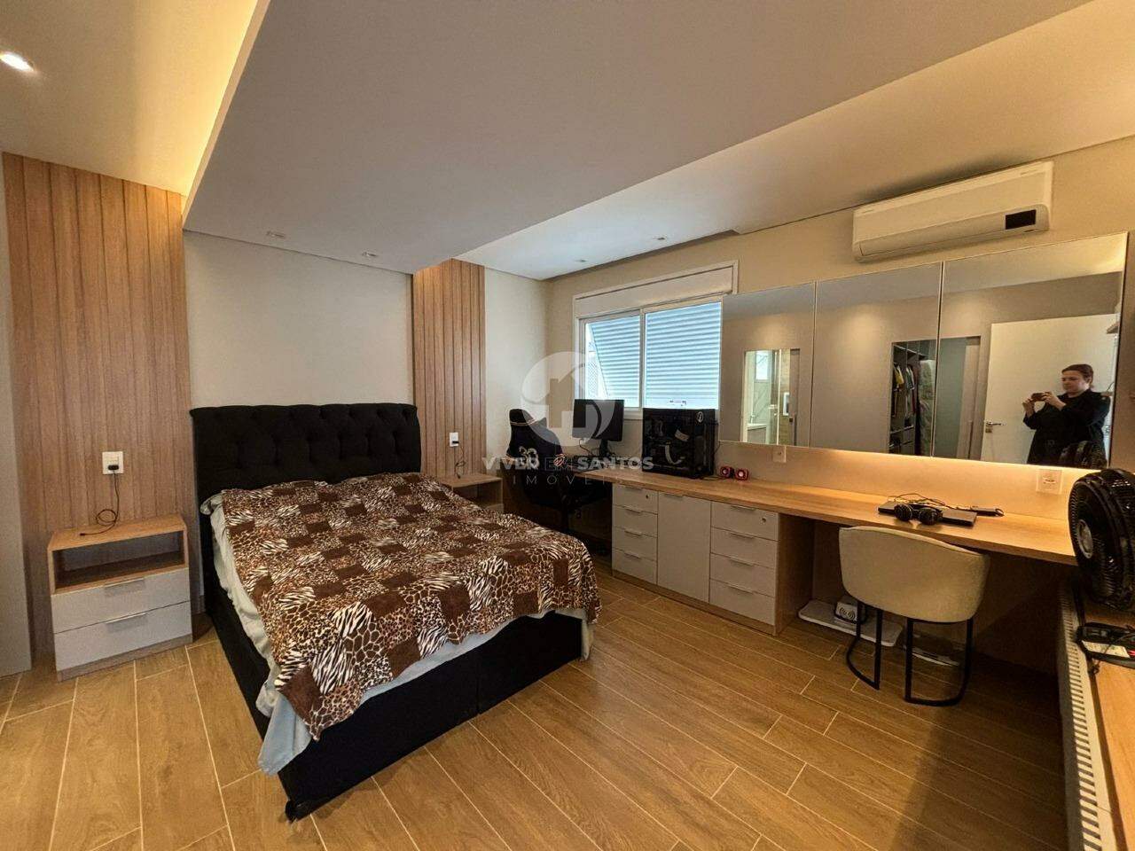 Casa Reformada, 4 Dormitórios, Suíte com Closet, Solarium, Churrasqueira e 3 Vagas no Campo Grande – Santos/SP em Campo Grande, Santos — foto 26