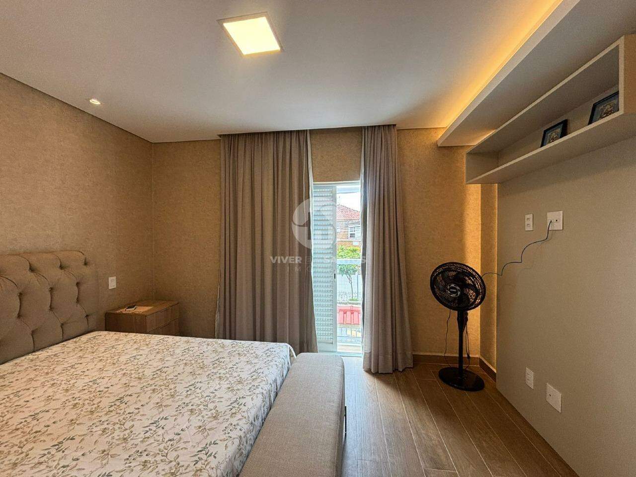 Casa Reformada, 4 Dormitórios, Suíte com Closet, Solarium, Churrasqueira e 3 Vagas no Campo Grande – Santos/SP em Campo Grande, Santos — foto 17