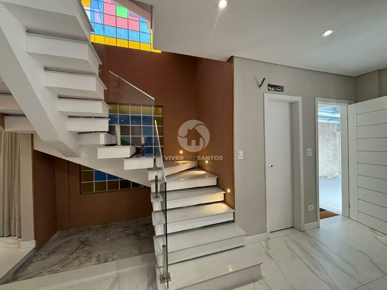 Casa Reformada, 4 Dormitórios, Suíte com Closet, Solarium, Churrasqueira e 3 Vagas no Campo Grande – Santos/SP em Campo Grande, Santos — foto 11