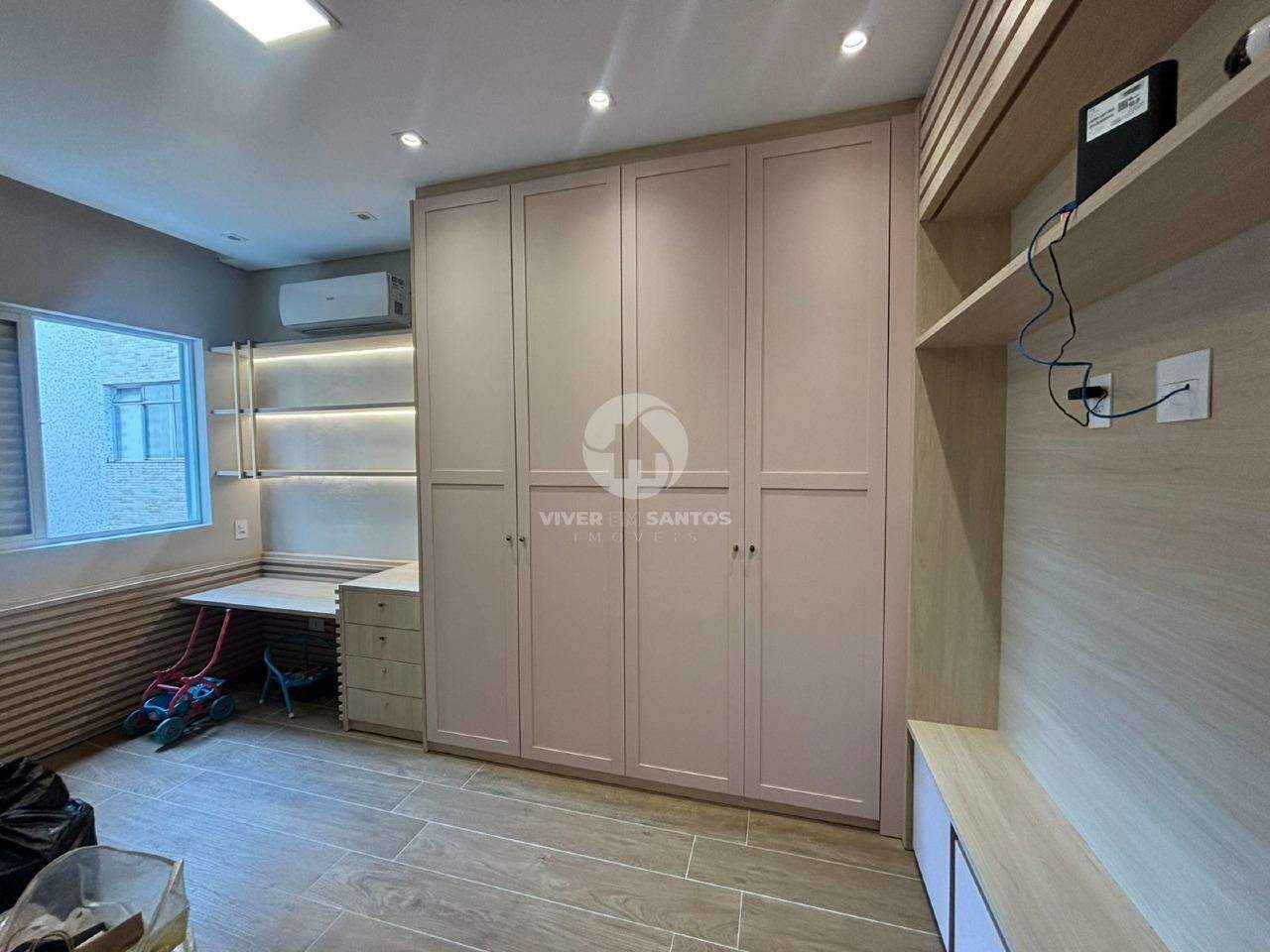 Casa Reformada, 4 Dormitórios, Suíte com Closet, Solarium, Churrasqueira e 3 Vagas no Campo Grande – Santos/SP em Campo Grande, Santos — foto 13
