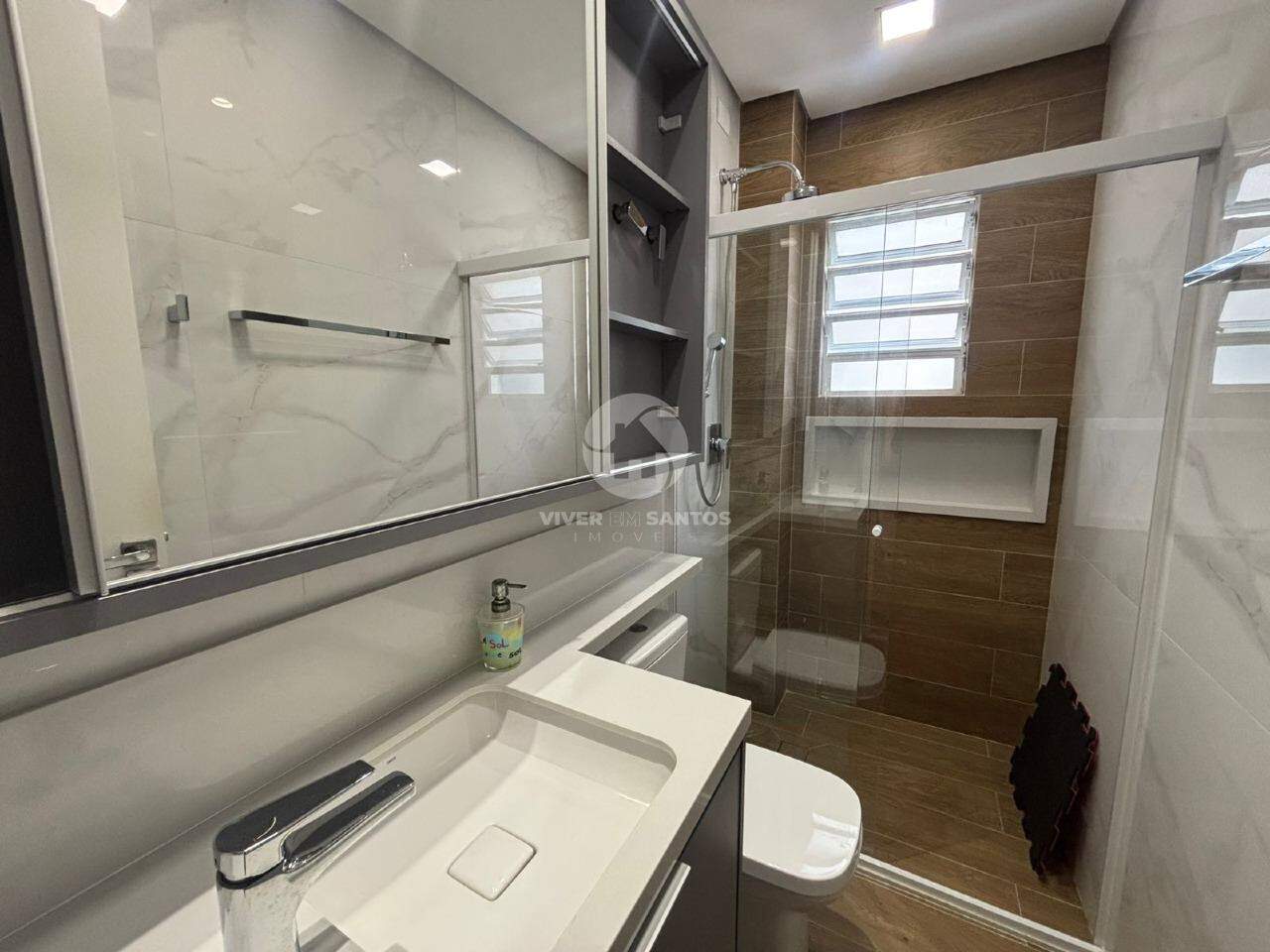 Casa Reformada, 4 Dormitórios, Suíte com Closet, Solarium, Churrasqueira e 3 Vagas no Campo Grande – Santos/SP em Campo Grande, Santos — foto 14