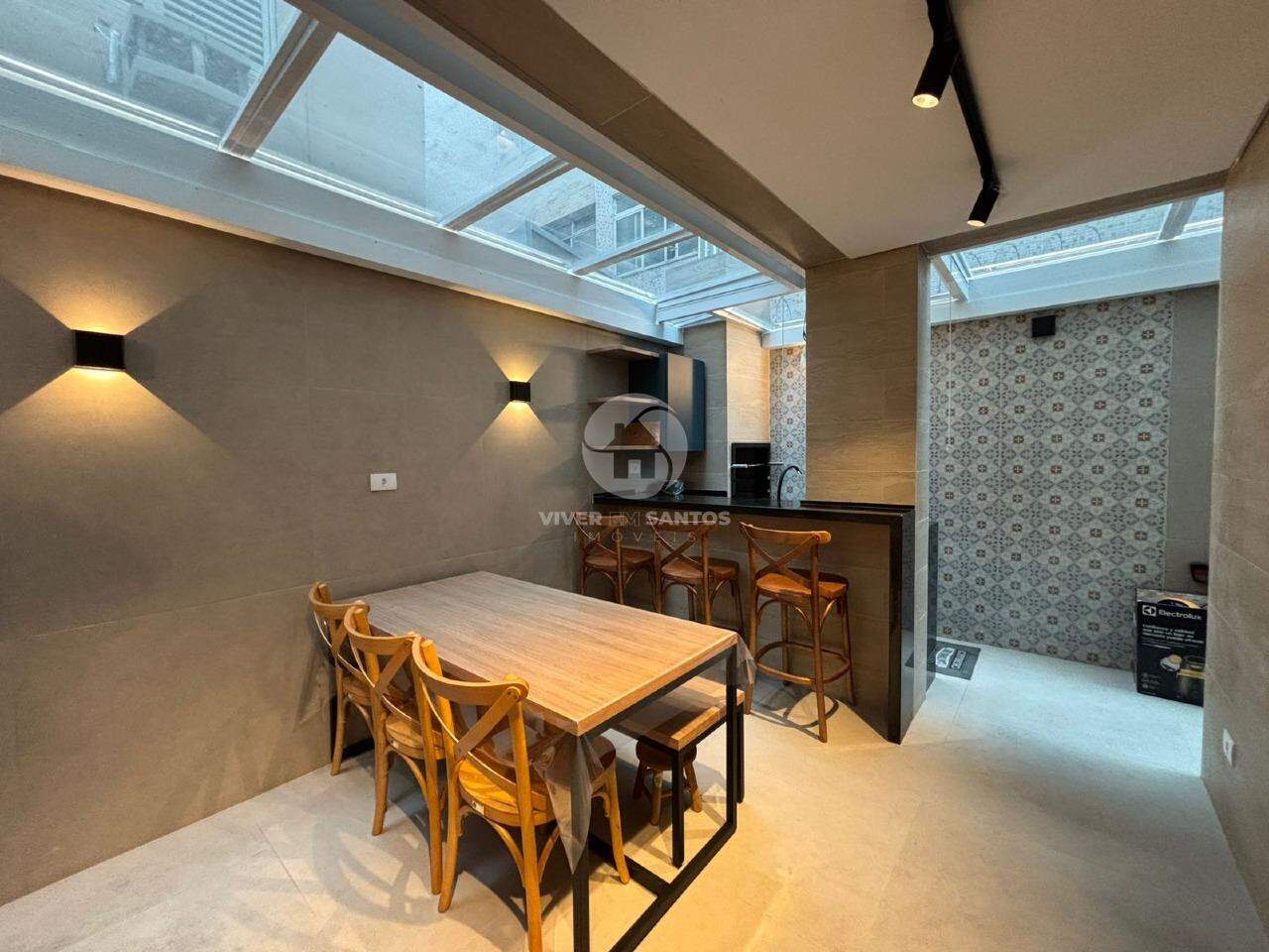 Casa Reformada, 4 Dormitórios, Suíte com Closet, Solarium, Churrasqueira e 3 Vagas no Campo Grande – Santos/SP em Campo Grande, Santos — foto 7