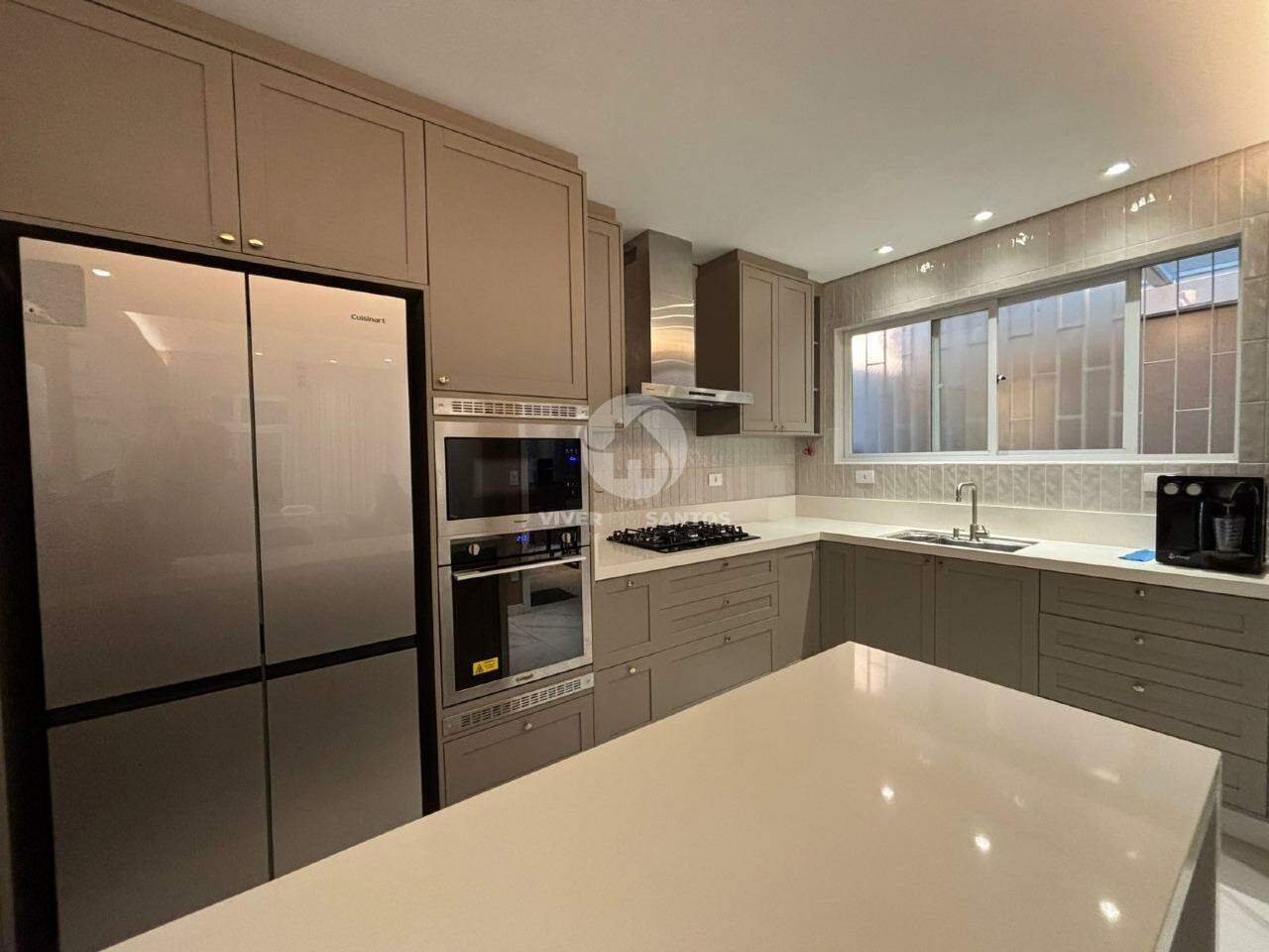 Casa Reformada, 4 Dormitórios, Suíte com Closet, Solarium, Churrasqueira e 3 Vagas no Campo Grande – Santos/SP em Campo Grande, Santos — foto 4