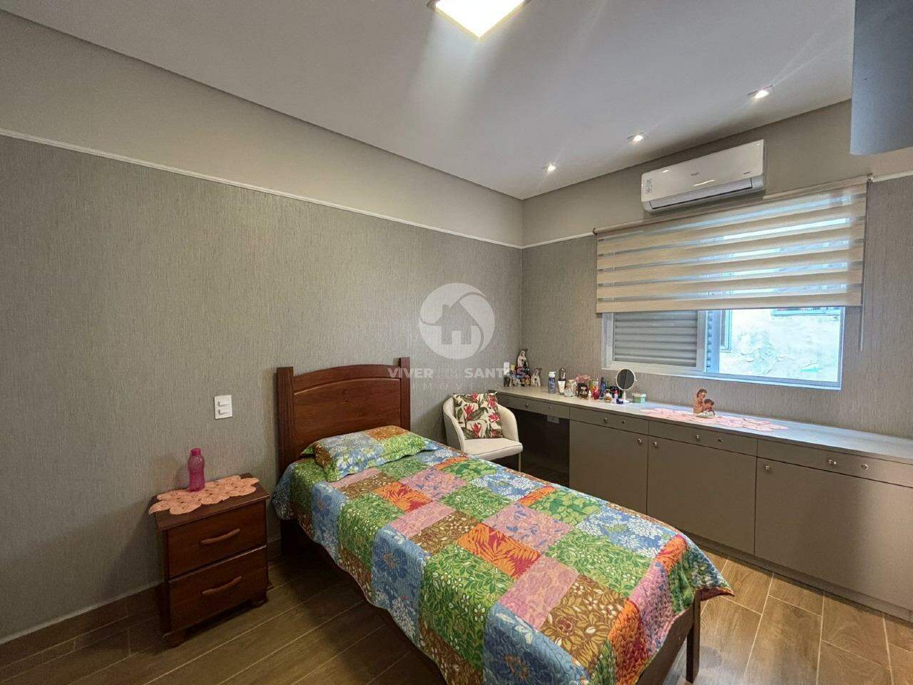 Casa Reformada, 4 Dormitórios, Suíte com Closet, Solarium, Churrasqueira e 3 Vagas no Campo Grande – Santos/SP em Campo Grande, Santos — foto 15