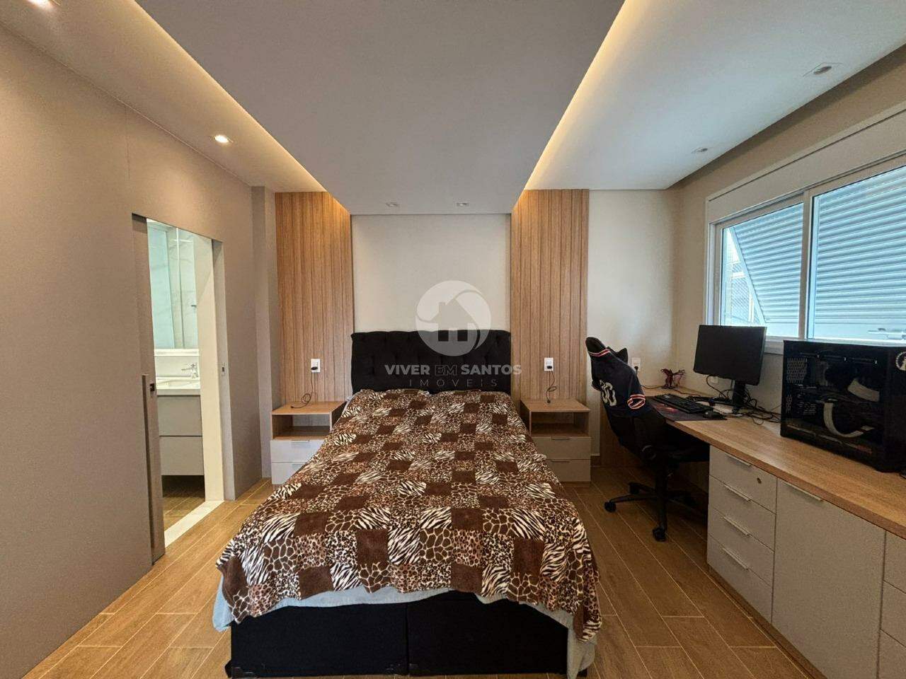 Casa Reformada, 4 Dormitórios, Suíte com Closet, Solarium, Churrasqueira e 3 Vagas no Campo Grande – Santos/SP em Campo Grande, Santos — foto 27