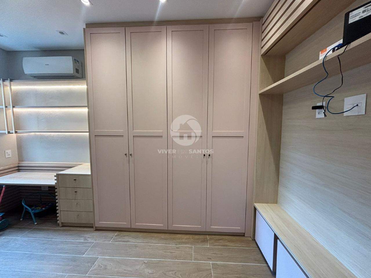 Casa Reformada, 4 Dormitórios, Suíte com Closet, Solarium, Churrasqueira e 3 Vagas no Campo Grande – Santos/SP em Campo Grande, Santos — foto 10