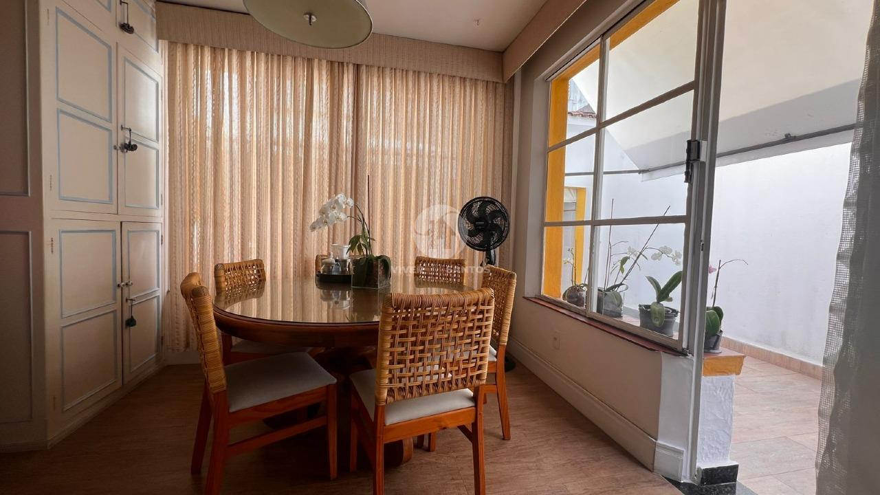 Casa com 337 m², 4 Dormitórios e Garagem para 5 Veículos a 1 Quadra da Praia no Boqueirão – Santos/SP em Boqueirão, Santos — foto 7