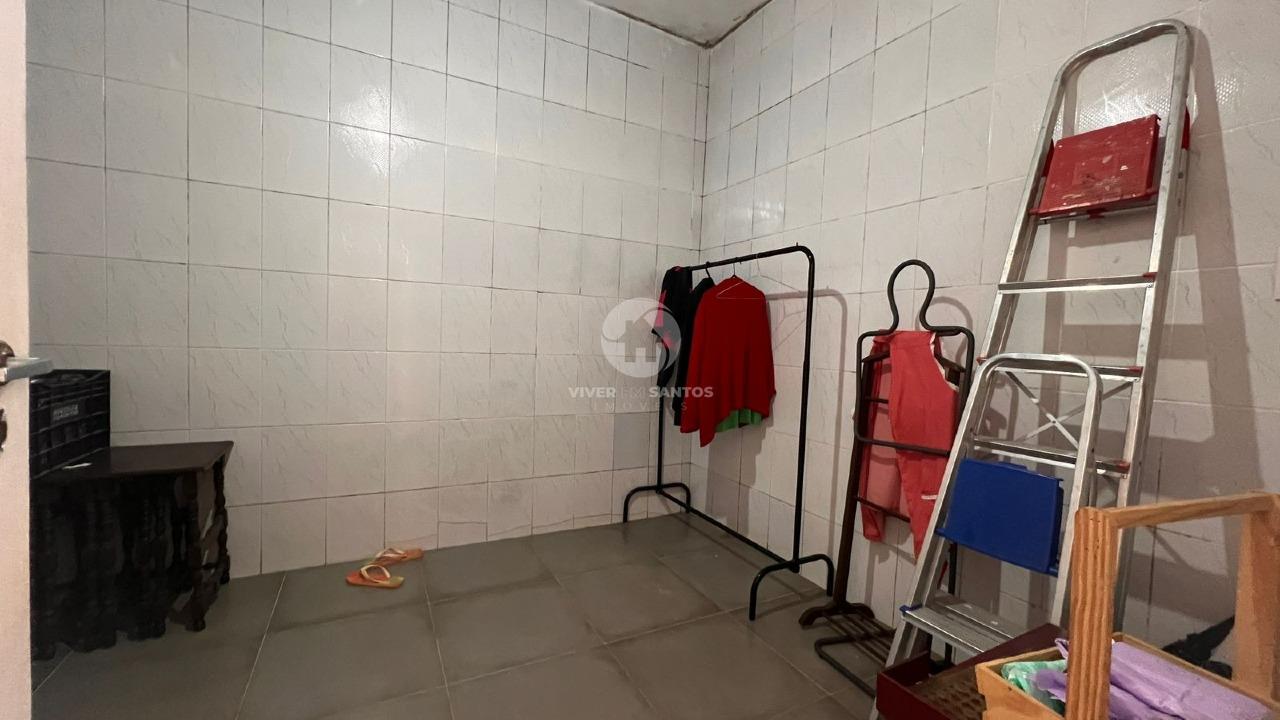 Casa com 337 m², 4 Dormitórios e Garagem para 5 Veículos a 1 Quadra da Praia no Boqueirão – Santos/SP em Boqueirão, Santos — foto 29