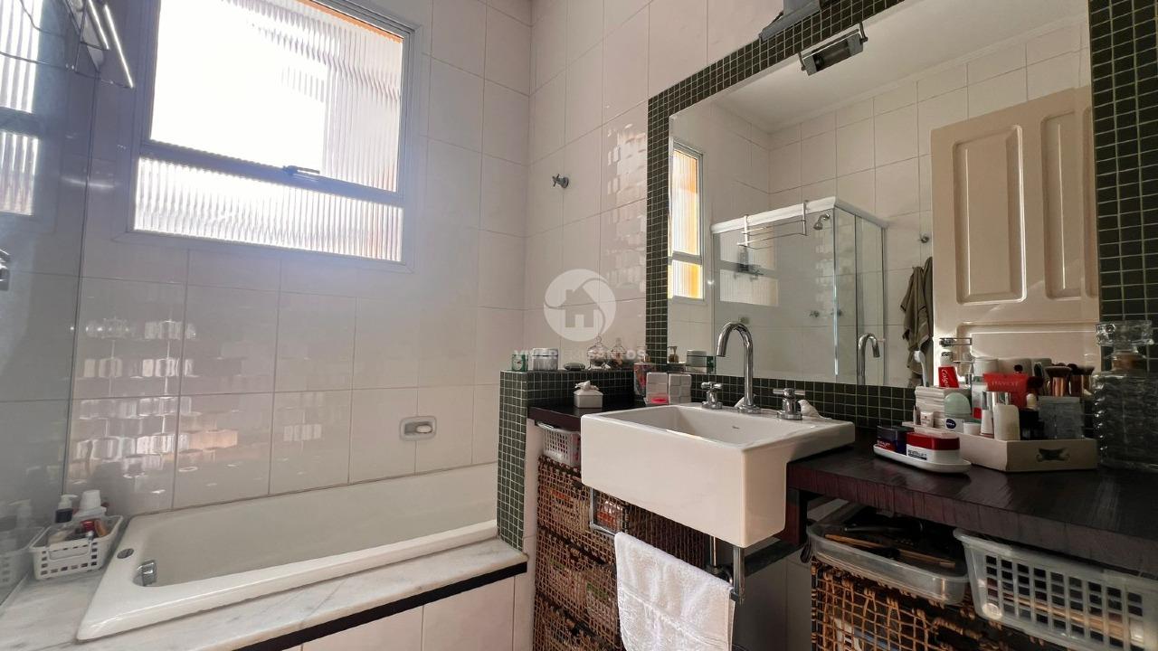 Casa com 337 m², 4 Dormitórios e Garagem para 5 Veículos a 1 Quadra da Praia no Boqueirão – Santos/SP em Boqueirão, Santos — foto 22
