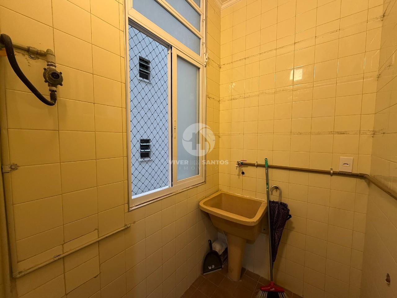 Apartamento de Frente, 1 Dormitório, Dependência Completa e Sacada a 1 Quadra da Praia no Boqueirão – Santos/SP em Boqueirão, Santos — foto 9