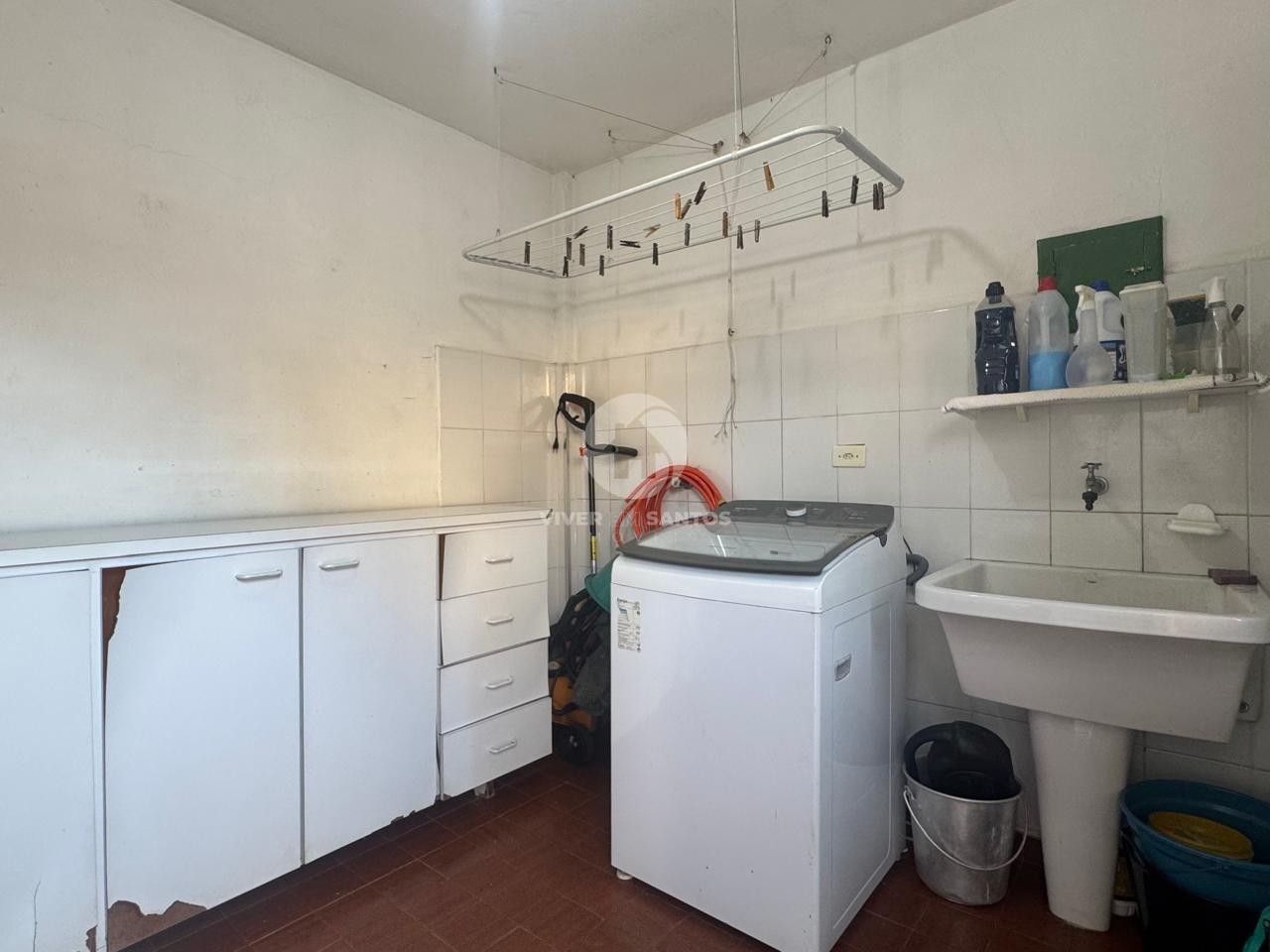 Sobrado Clássico, 4 Dormitórios, Suíte, Quintal com Churrasqueira e Edícula no Marapé – Santos/SP em Marapé, Santos — foto 24