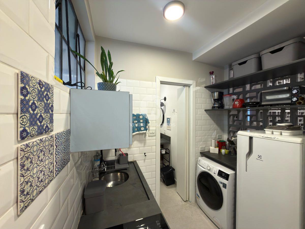 Sala Living Mobiliado e Reformado, 1 Dormitório, a 1 Quadra da Praia – Santos/SP em Boqueirão, Santos — foto 13