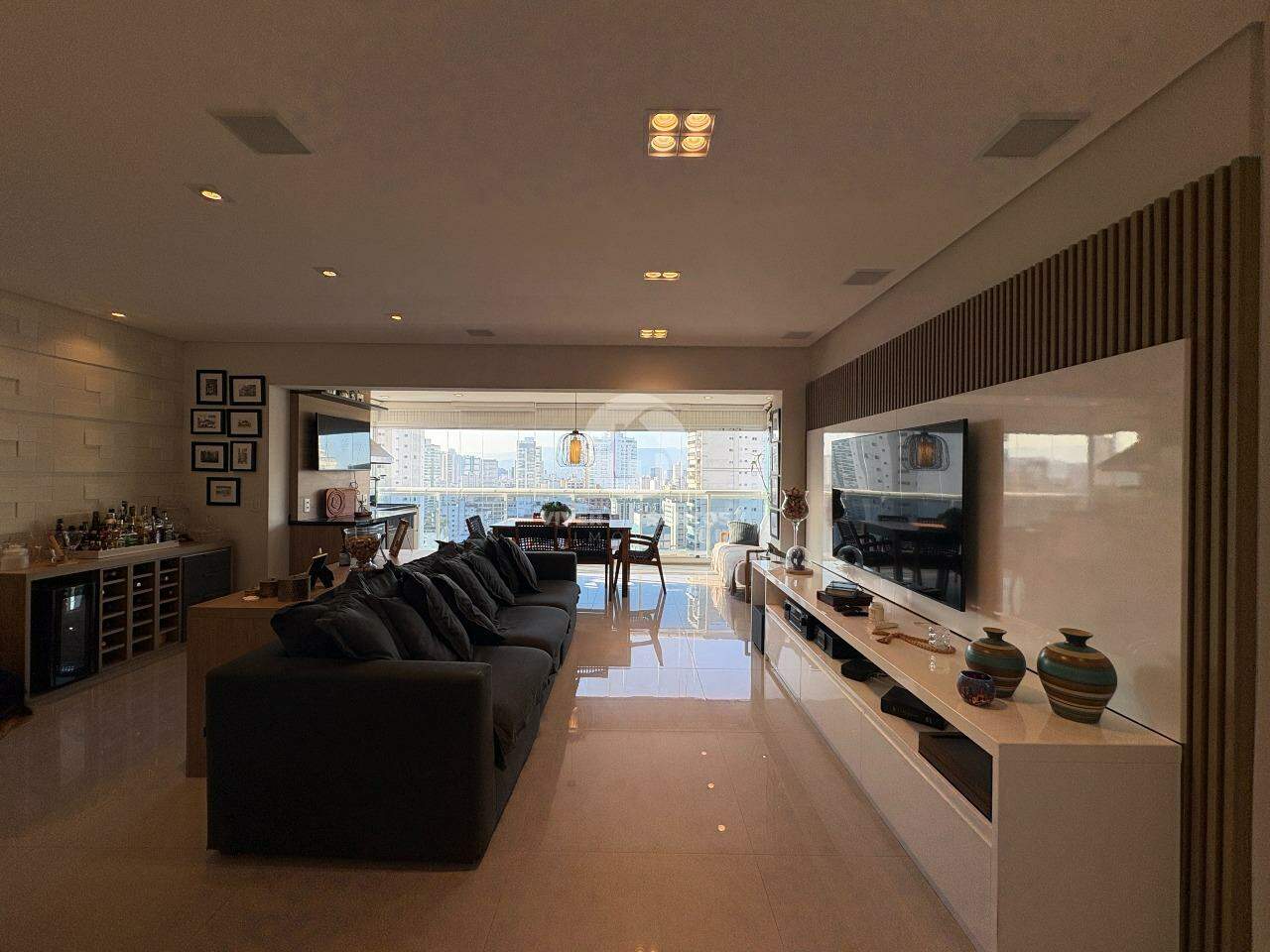 Apartamento Porteira Fechada, 3 Suítes, Elevador Privativo, Varanda com Churrasqueira e Vista Livre na Vila Rica – Santos/SP em Boqueirão, Santos — foto 4