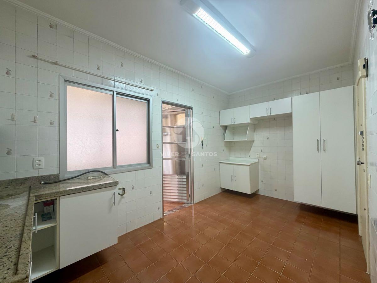 Apartamento de Frente, 2 Dormitórios, Sacada e a 1 Quadra da Praia no Boqueirão – Santos/SP em Boqueirão, Santos — foto 17