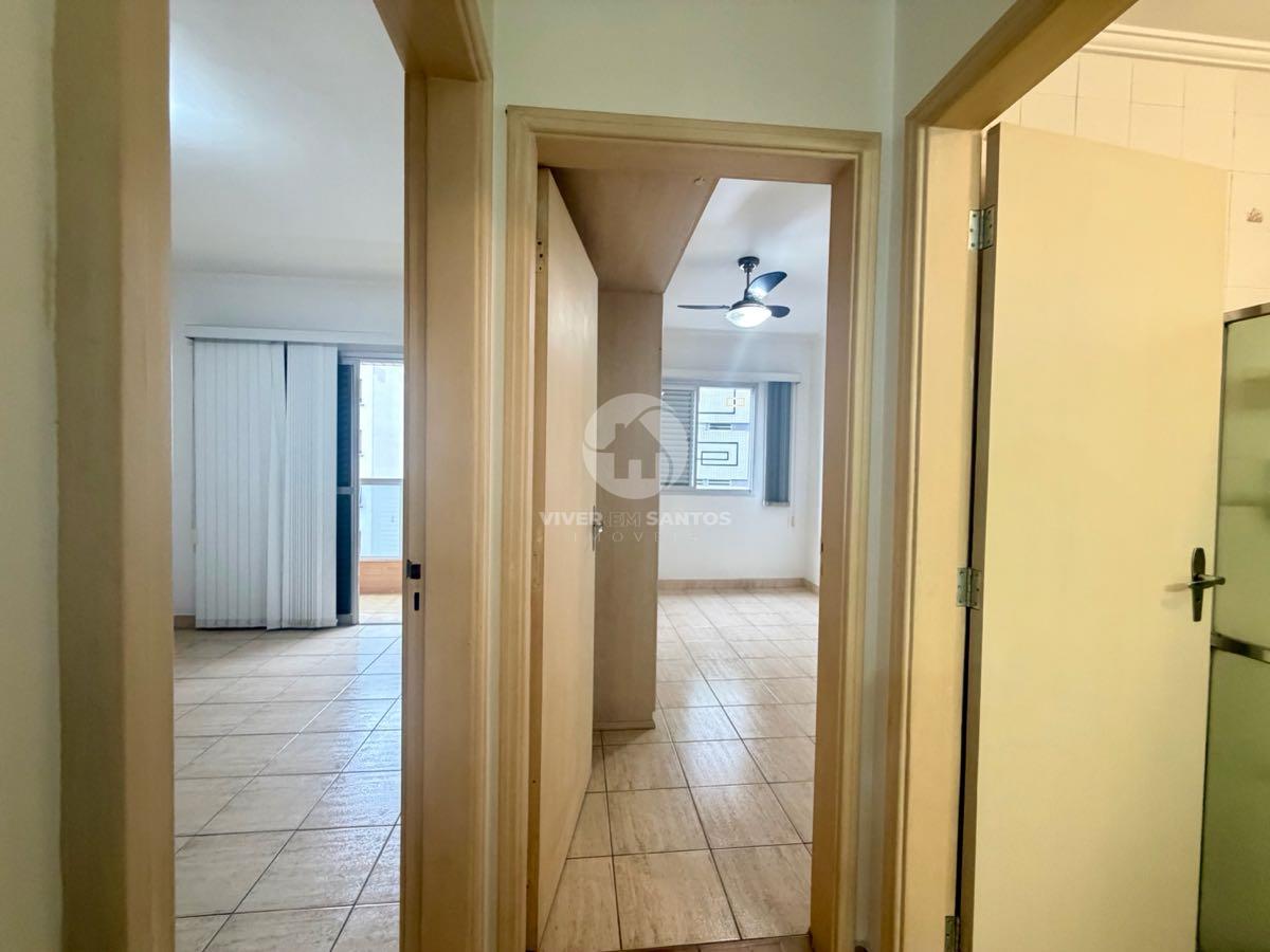 Apartamento de Frente, 2 Dormitórios, Sacada e a 1 Quadra da Praia no Boqueirão – Santos/SP em Boqueirão, Santos — foto 4