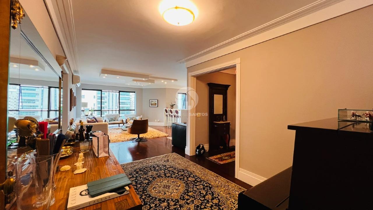 Apartamento Exclusivo, 1 por Andar, 4 Dormitórios, 3 Suítes, Elevador Privativo e 4 Vagas – Santos/SP em Gonzaga, Santos — foto 3