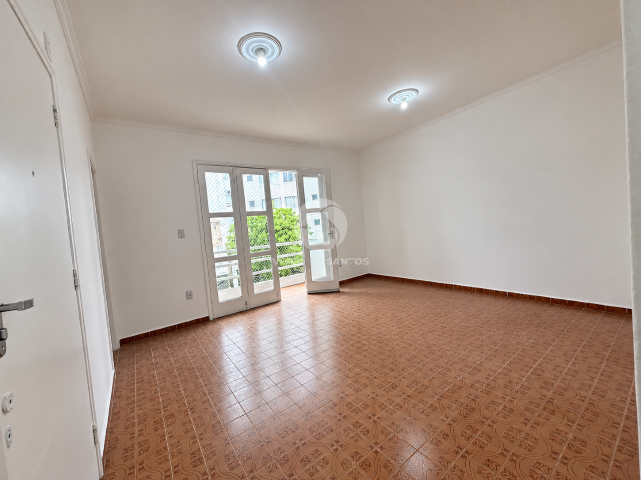 Apartamento 80 m², 2 Dormitórios, 2 Varandas e Dependência Reversível no Embaré – Santos/SP em Embaré, Santos — foto 2