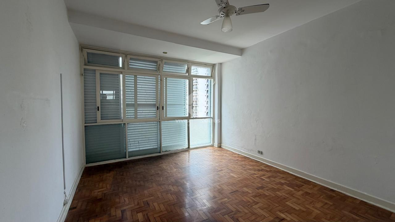 Apartamento 2 Dormitórios, Dependência Completa e Potencial para Modernização na Quadra da Praia – Aparecida, Santos/SP em Aparecida, Santos — foto 12