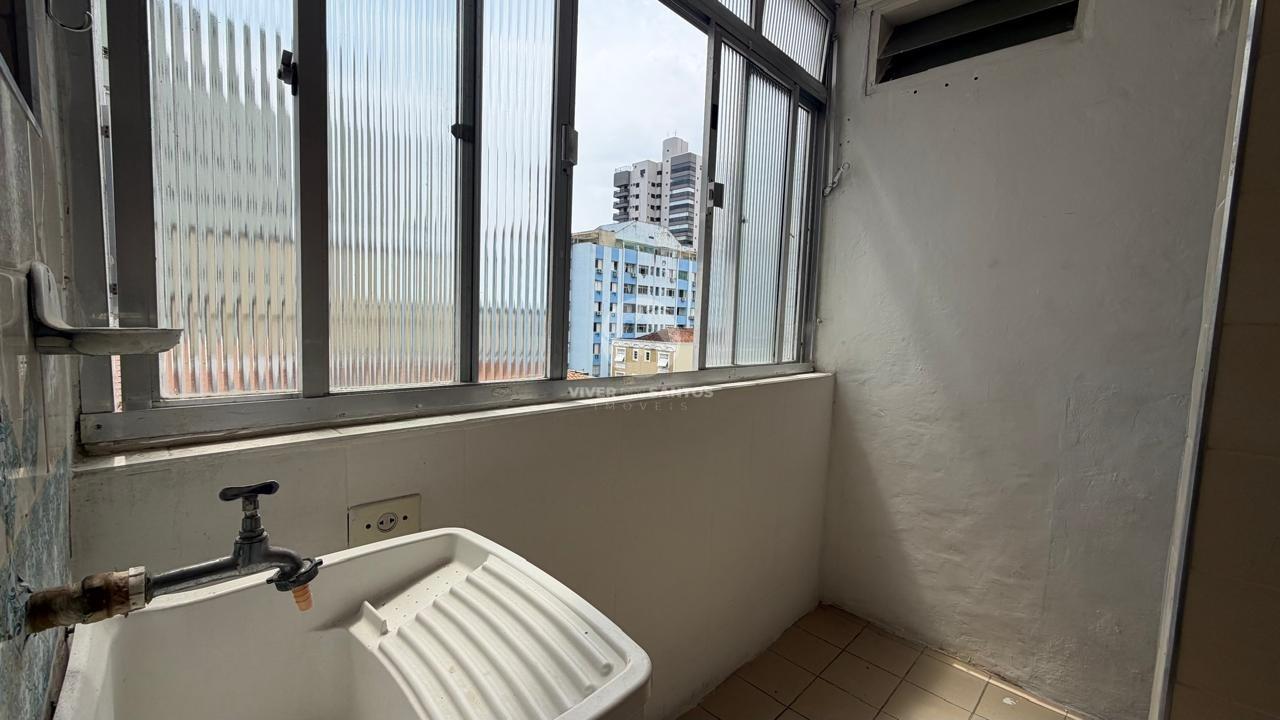 Apartamento 2 Dormitórios, Dependência Completa e Potencial para Modernização na Quadra da Praia – Aparecida, Santos/SP em Aparecida, Santos — foto 22