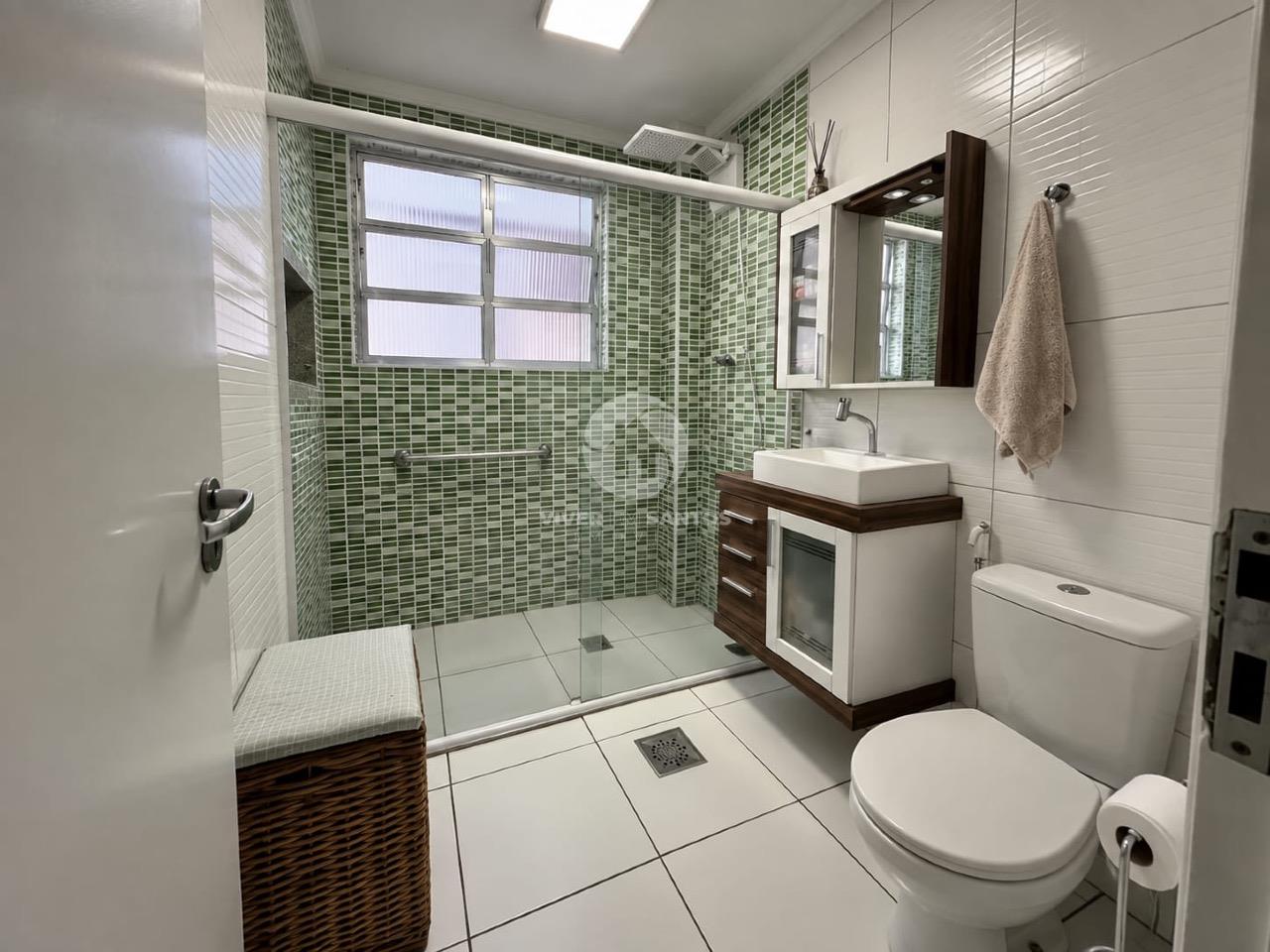 Apartamento 140 m², 3 Dormitórios, Suíte, Dependência Completa e 2 Vagas no Gonzaga – Santos/SP em Gonzaga, Santos — foto 8