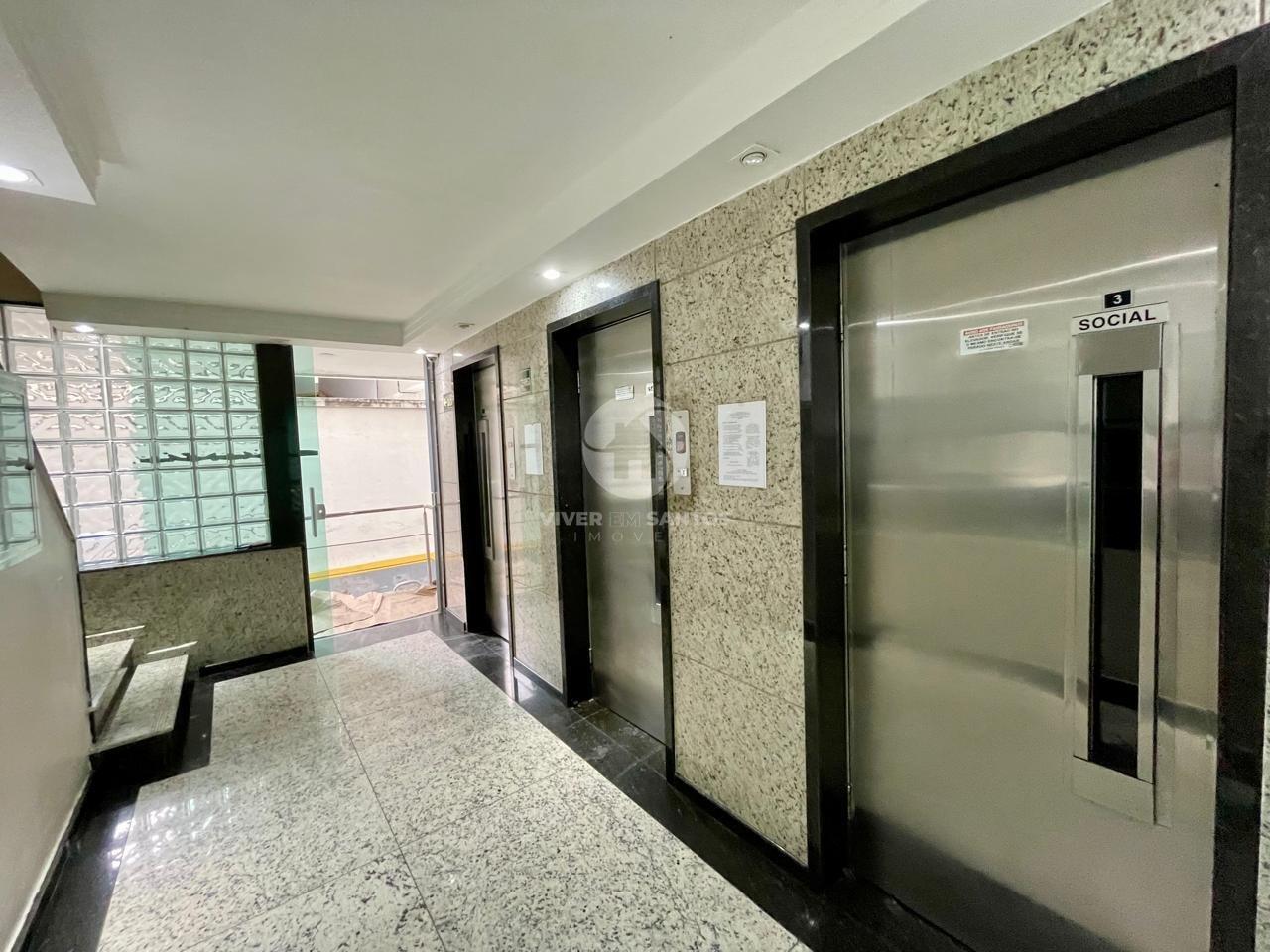 Sala Living com Cozinha Americana e Condomínio Baixo no Embaré – Santos/SP em Embaré, Santos — foto 10