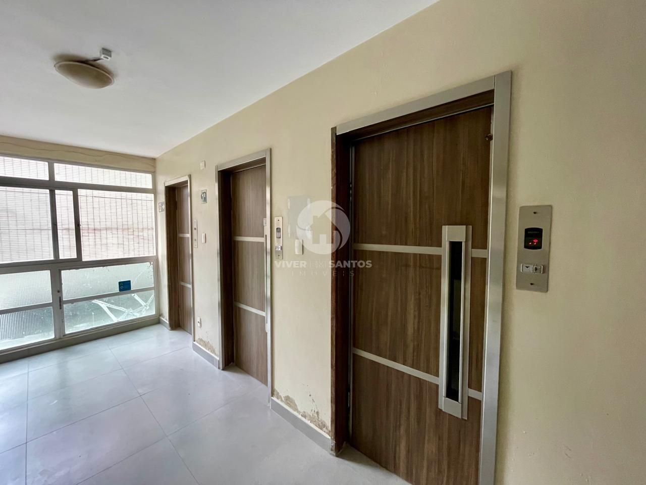 Sala Living com Cozinha Americana e Condomínio Baixo no Embaré – Santos/SP em Embaré, Santos — foto 9