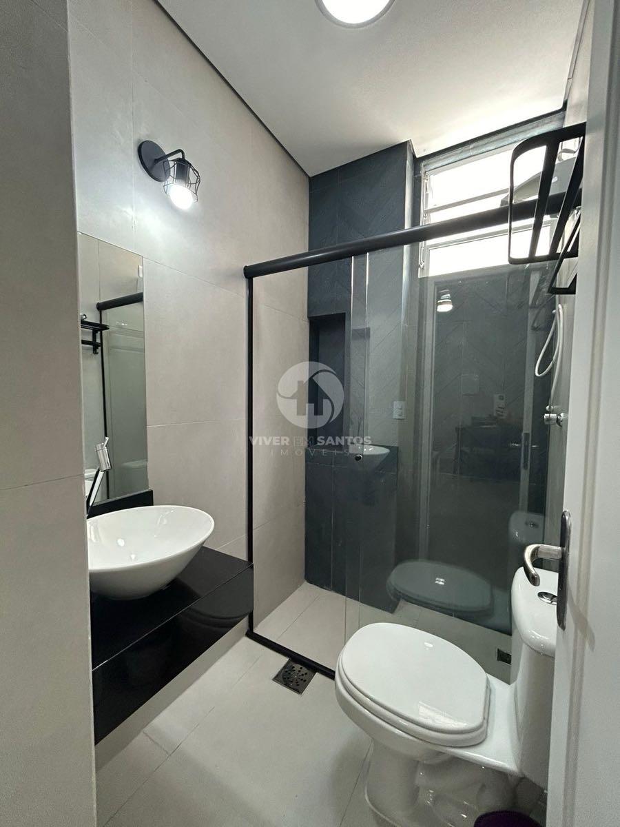Apartamento Reformado Porteira Fechada, 2 Dormitórios e Suíte em Prédio Frente Mar no Embaré – Santos/SP em Embaré, Santos — foto 10