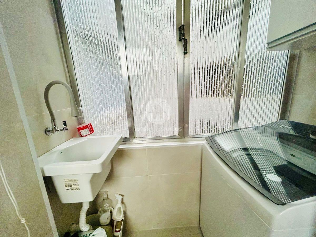 Apartamento Reformado Porteira Fechada, 2 Dormitórios e Suíte em Prédio Frente Mar no Embaré – Santos/SP em Embaré, Santos — foto 12