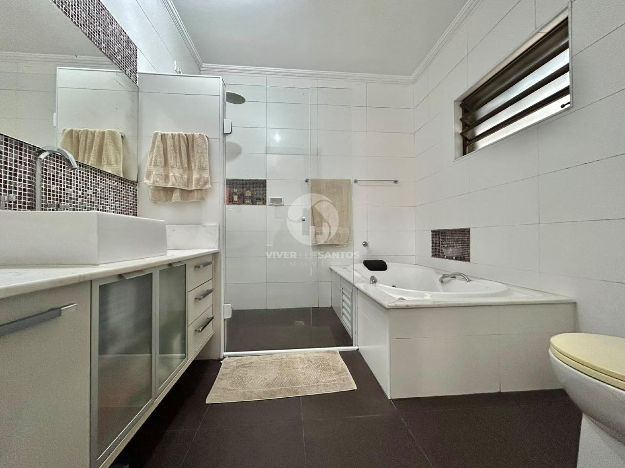 Sobrado 3 Dormitórios, Suíte com Hidromassagem, Piscina, Churrasqueira e 2 Vagas no Embaré – Santos/SP em Embaré, Santos — foto 12