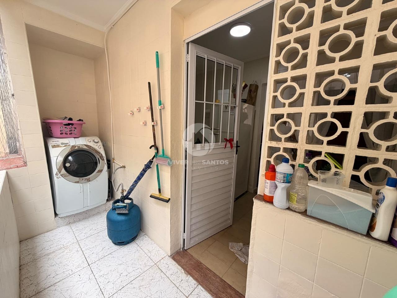 Apartamento 2 Dormitórios, Sala 2 Ambientes e Banheiro Reformado no Gonzaga – Santos/SP em Gonzaga, Santos — foto 11