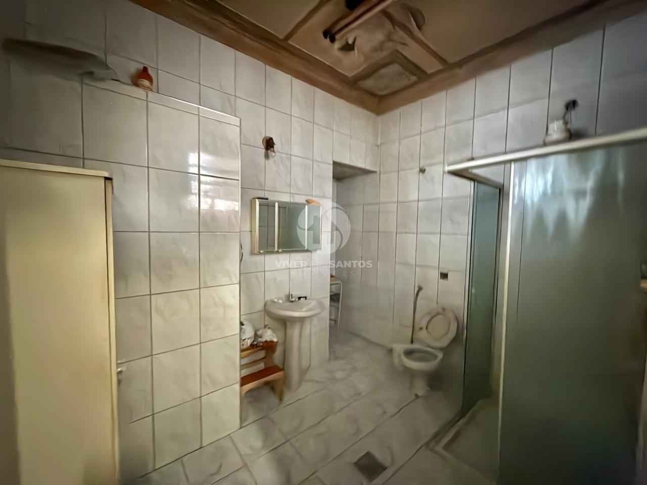 Casa em Terreno de 216 m², com Potencial para Reforma, a Poucas Quadras da Praia no Embaré – Santos/SP em Embaré, Santos — foto 10